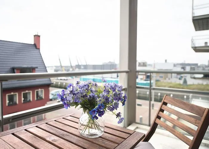 Modern Apartment In Den Haag With Balcony