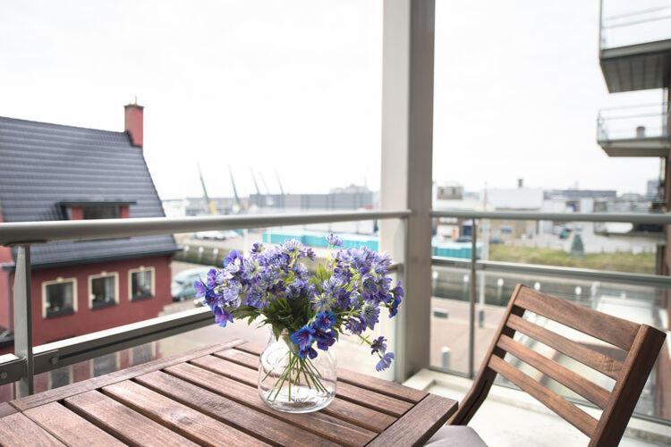Apartment Modern In With Balcony *