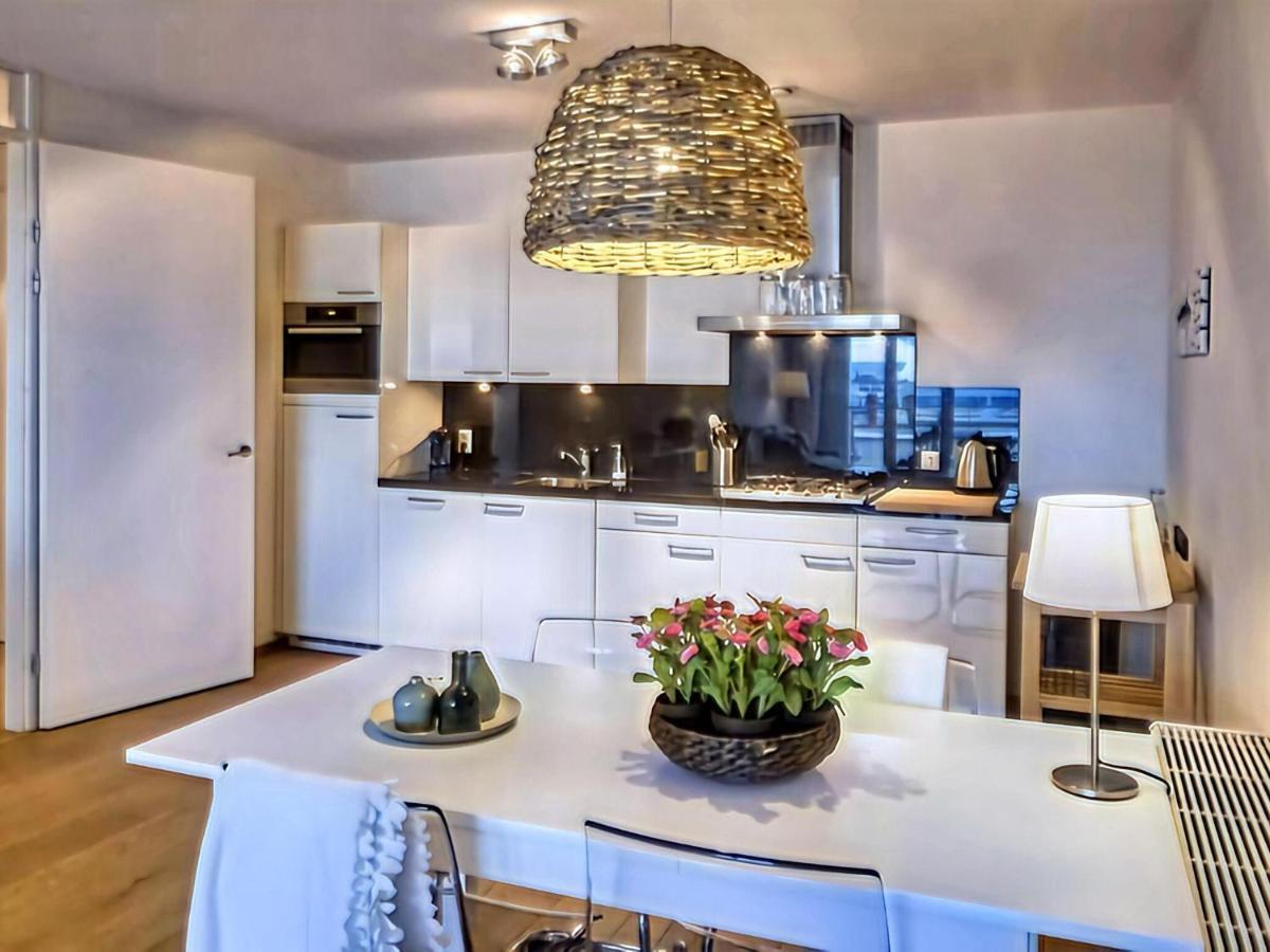 Modern In With Balcony *