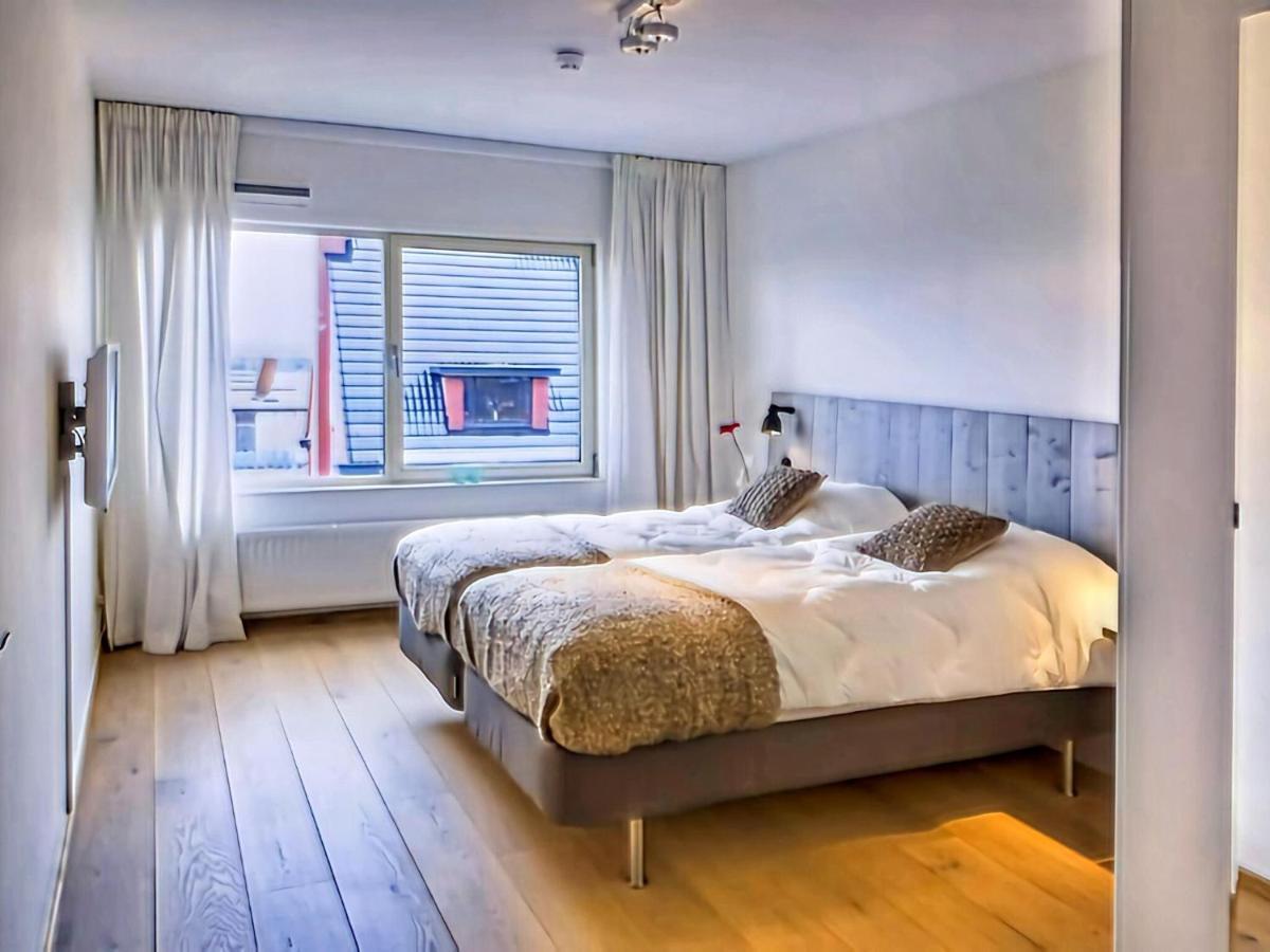 Modern In With Balcony Apartment *